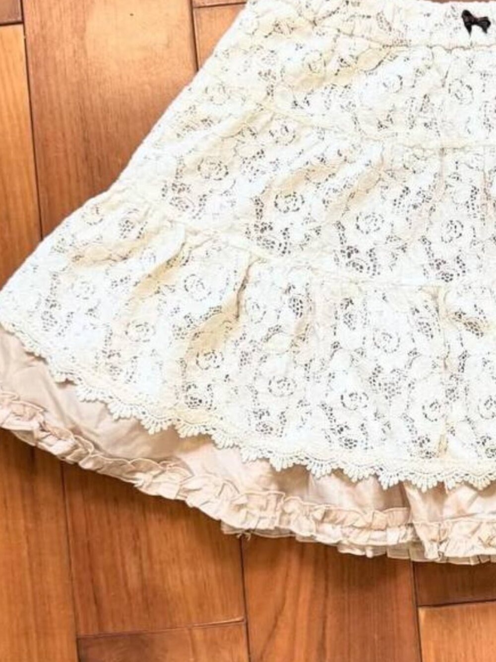 Cream Lace Mini Skirt - Picture 3 of 3